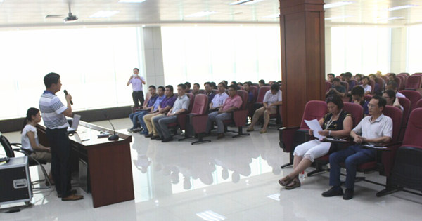 2014年9月28日開平市安迪衛(wèi)浴實業(yè)有限公司管理升級總結大會順利召開 2014年9月28日開平市安迪衛(wèi)浴實業(yè)有限公司管理升級總結大會順利召開