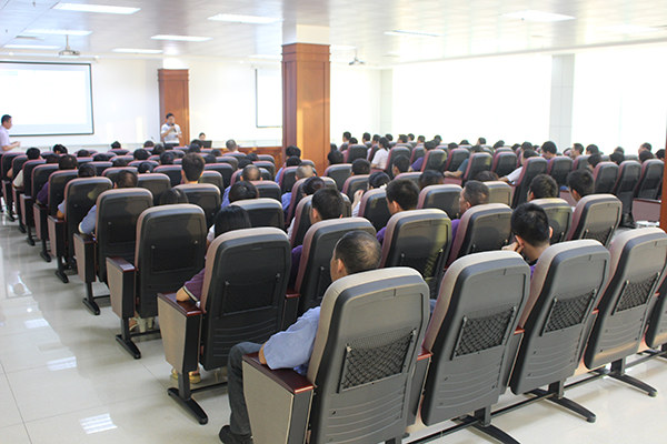 2014年9月28日開平市安迪衛(wèi)浴實業(yè)有限公司管理升級總結大會順利召開 2014年9月28日開平市安迪衛(wèi)浴實業(yè)有限公司管理升級總結大會順利召開