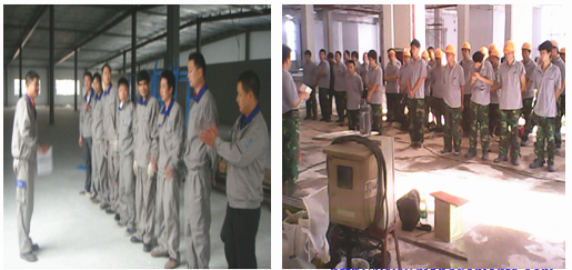 施工現(xiàn)場施工隊(duì)長主持早例會(huì) 施工現(xiàn)場施工隊(duì)長主持早例會(huì)