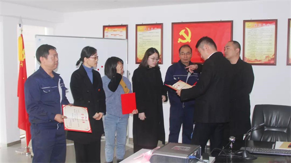 浙江國(guó)威智能設(shè)備有限公司管理升級(jí)優(yōu)秀代表 浙江國(guó)威智能設(shè)備有限公司管理升級(jí)優(yōu)秀代表