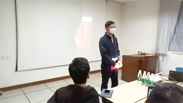 興隆生產廠長段小林先生發言 興隆生產廠長段小林先生發言