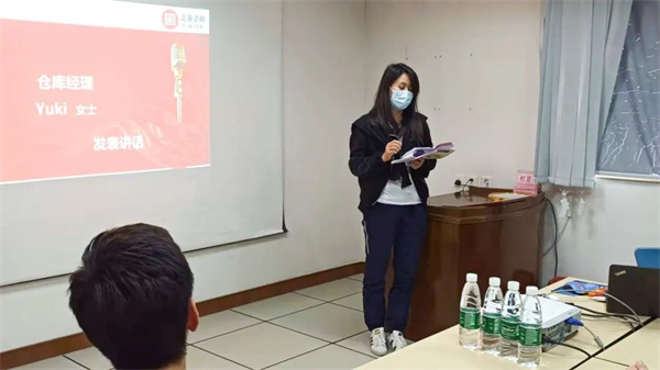 興隆倉庫經理Yuki女士發言 興隆倉庫經理Yuki女士發言