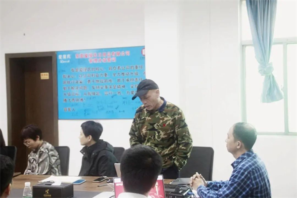 愛(ài)屋氏董事長(zhǎng)何繼柏先生發(fā)表講話 愛(ài)屋氏董事長(zhǎng)何繼柏先生發(fā)表講話