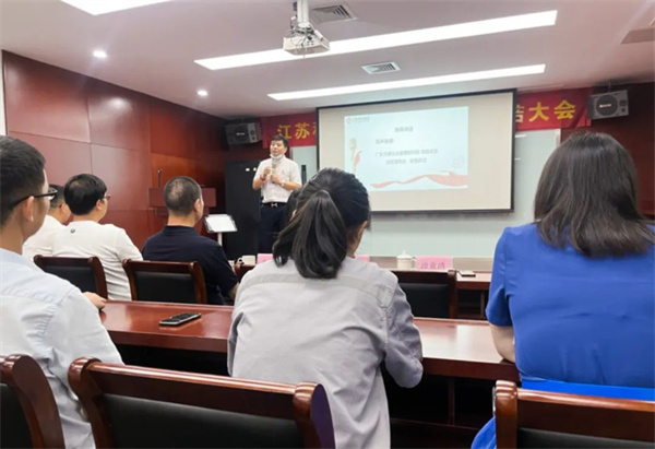 廣東正睿企業管理研究院項目總監涂亞清老師致辭 廣東正睿企業管理研究院項目總監涂亞清老師致辭