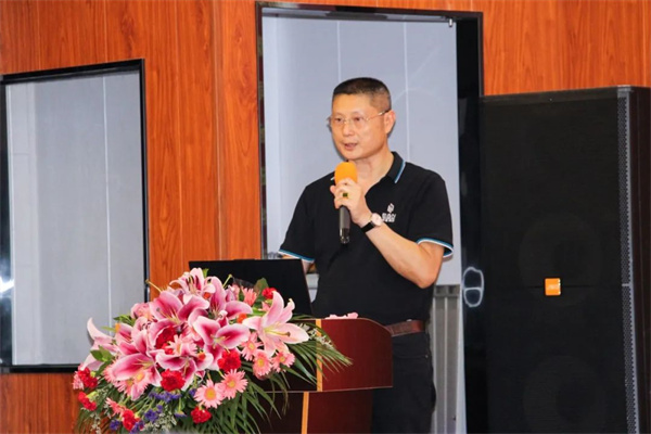 佛山市依恩膠片科技有限公司總經理楊書燦先生致辭 佛山市依恩膠片科技有限公司總經理楊書燦先生致辭