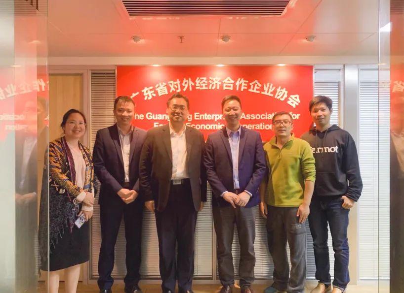 2 月 10 日 廣東省對外經濟合作企業協會駐莫斯科代表處首席代表&俄羅斯粵商會會長孫繼業、秘書長于超先、秘書長李欽武、正睿咨詢集團商業服務中心總經理武文盛(左3)、項目總監譚懿(左2)合影 2 月 10 日 廣東省對外經濟合作企業協會駐莫斯科代表處首席代表&俄羅斯粵商會會長孫繼業、秘書長于超先、秘書長李欽武、正睿咨詢集團商業服務中心總經理武文盛(左3)、項目總監譚懿(左2)合影