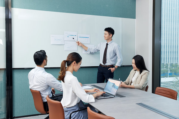 決策優化：構建科學、透明、快速響應的組織決策體系