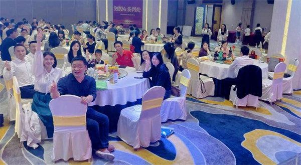 升禾第三期管理升級(jí)總結(jié)暨第四期啟動(dòng)大會(huì) 升禾第三期管理升級(jí)總結(jié)暨第四期啟動(dòng)大會(huì)