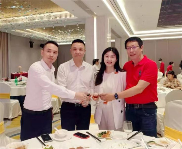 升禾第三期管理升級(jí)總結(jié)暨第四期啟動(dòng)大會(huì) 升禾第三期管理升級(jí)總結(jié)暨第四期啟動(dòng)大會(huì)