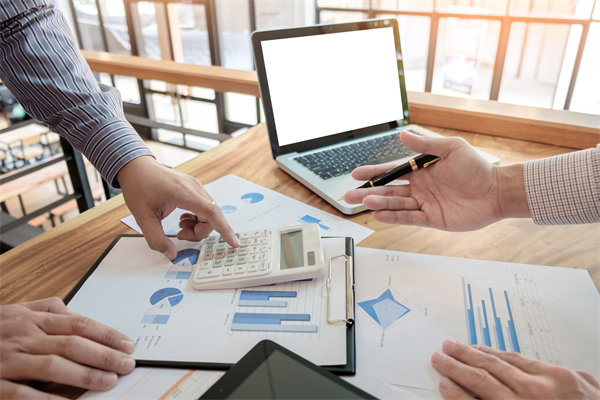 財務的羅盤:預算管理的戰略價值與實踐指南 財務的羅盤:預算管理的戰略價值與實踐指南