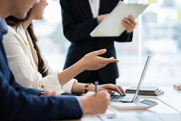 創(chuàng)新集團(tuán)管控模式，提升企業(yè)運(yùn)營效率，創(chuàng)造更大價(jià)值