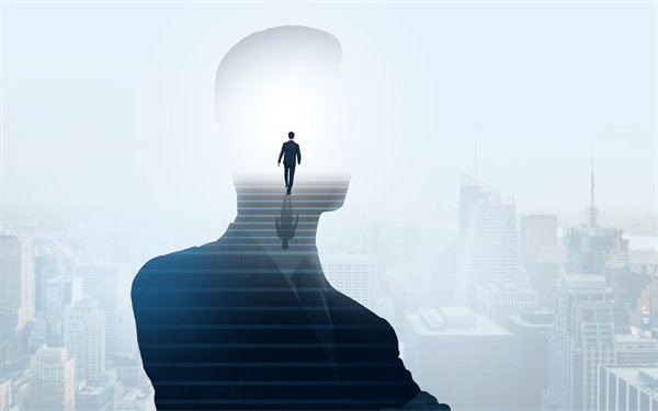 模擬經(jīng)營(yíng)，發(fā)現(xiàn)企業(yè)不足，制定適合企業(yè)的戰(zhàn)略規(guī)劃