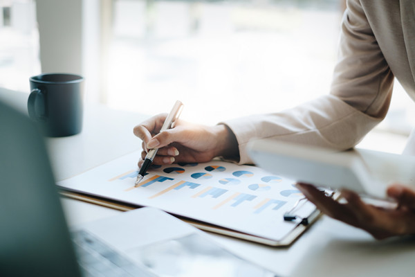 預算管理過程中如何有效應對市場波動與不確定性? 預算管理過程中如何有效應對市場波動與不確定性?