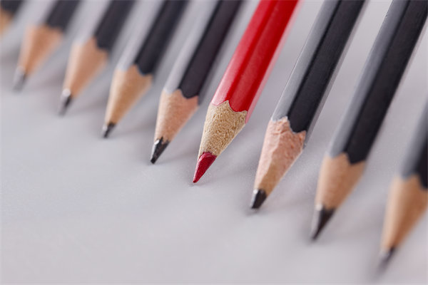 如何精準定位市場，提升品牌差異化競爭力？