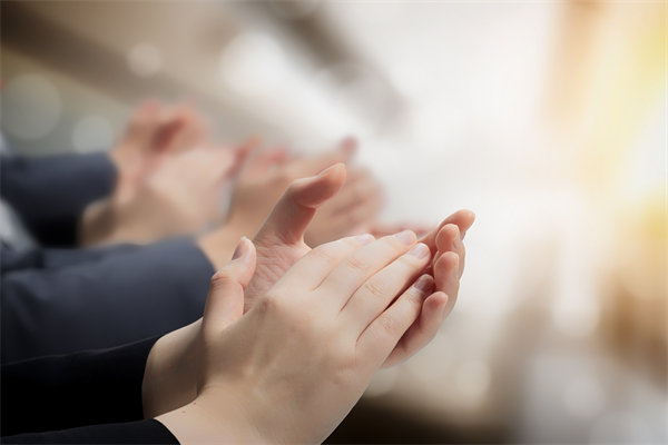 00后吐槽公司無效加班被開除，企業(yè)戰(zhàn)略有何感悟？