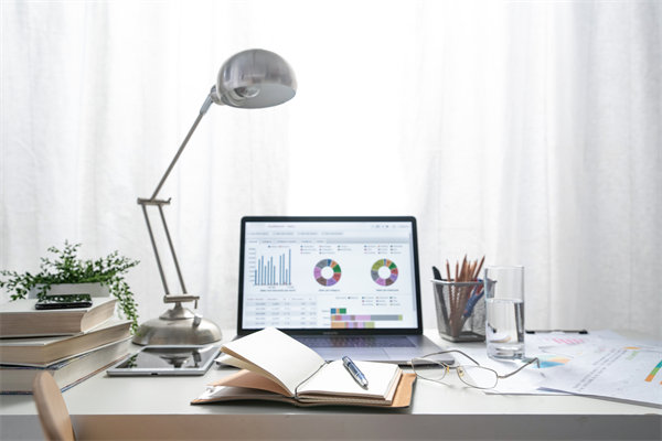 在遠程工作模式下,如何有效監控與評估員工績效? 在遠程工作模式下,如何有效監控與評估員工績效?