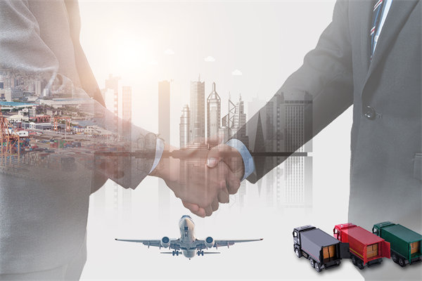 在全球化背景下，企業如何制定跨國戰略規劃？