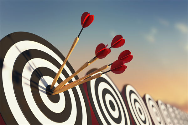 在全球化競爭中，企業(yè)如何制定有效的戰(zhàn)略管理策略？