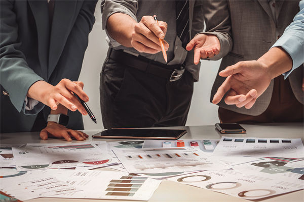 薪酬管理與績效評估:提升企業運營效率的核心要素 薪酬管理與績效評估:提升企業運營效率的核心要素