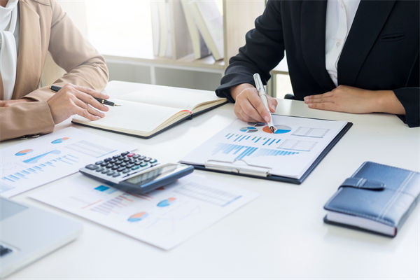 如何構建以預算為核心的企業文化，促進全員參與？