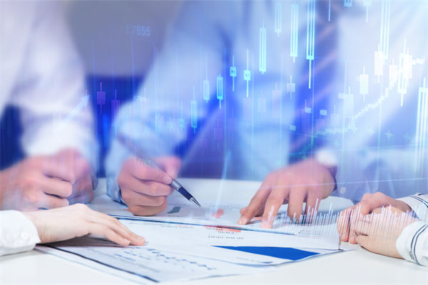 在年度經營計劃中，如何設定既實際又挑戰性的目標？