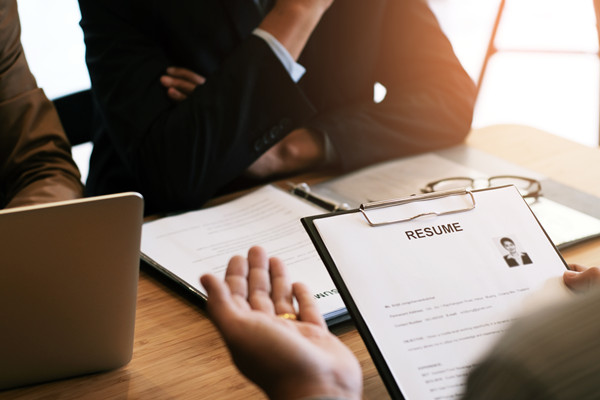 人才流失嚴(yán)重，人力資源管理如何構(gòu)建穩(wěn)固人才防線？