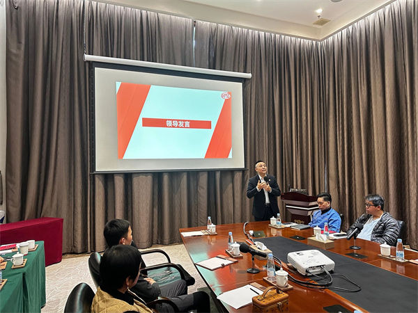 廣東正睿企業(yè)管理研究院副院長(zhǎng)龐金森老師致辭 廣東正睿企業(yè)管理研究院副院長(zhǎng)龐金森老師致辭