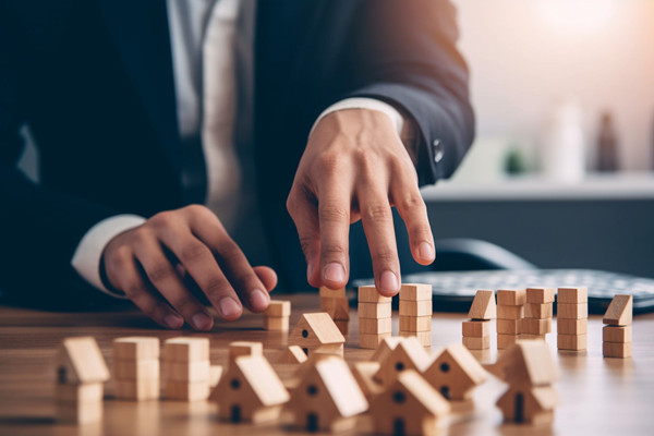 面對復雜市場環境，集團管控咨詢如何確保企業穩健前行？