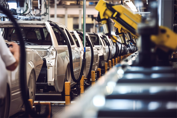 在精益生產(chǎn)過程中，如何有效識別并解決生產(chǎn)瓶頸問題？