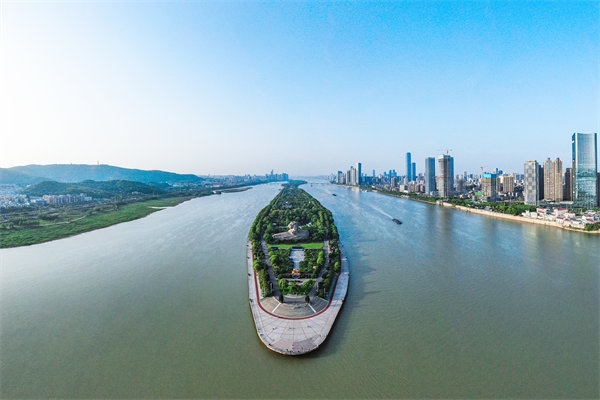 長沙戰(zhàn)略咨詢公司如何幫傳統(tǒng)企業(yè)突破發(fā)展瓶頸實現(xiàn)轉(zhuǎn)型？