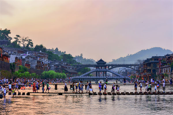 出行熱、消費旺、體驗新，品牌營銷如何在假期發力？