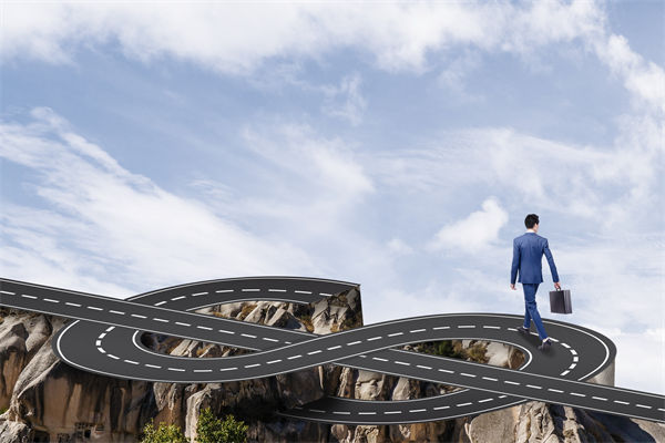 市場突變，現有戰略失效，怎么調整戰略規劃才能破局？