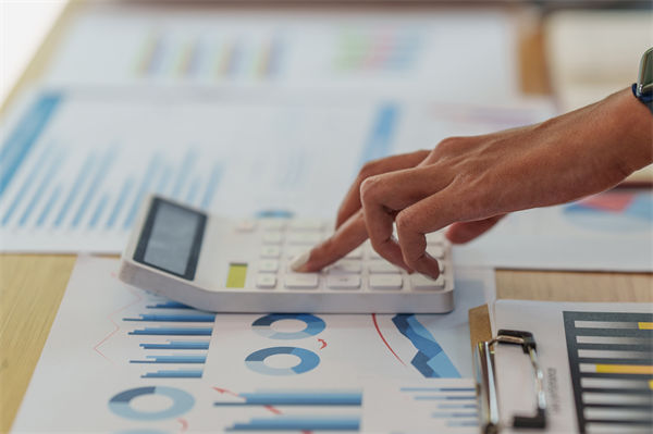 執(zhí)行與預(yù)算嚴(yán)重脫節(jié)，企業(yè)如何構(gòu)建動(dòng)態(tài)監(jiān)控與調(diào)整機(jī)制？