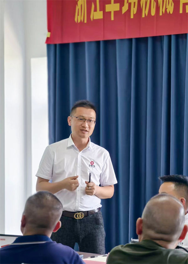 正睿咨詢集團運營總監杜章勝老師致辭 正睿咨詢集團運營總監杜章勝老師致辭