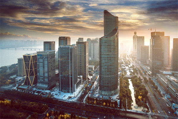 市場突變計劃失效，年度計劃如何靈活應對突發(fā)情況？