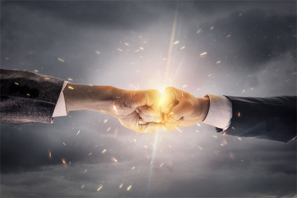 文化手冊(cè)寫滿崇高理念，基層執(zhí)行為何總唱反調(diào)？