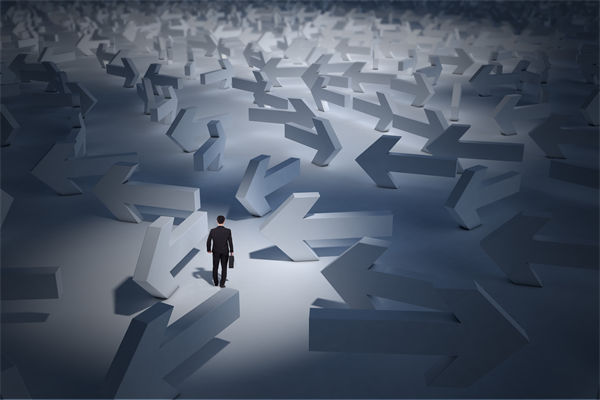 高層沉迷戰(zhàn)略藍圖，執(zhí)行層落地時為何偏離航道？