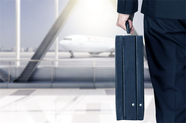 管理咨詢分析：?jiǎn)T工因拒絕墊付差旅費(fèi)不出差被開(kāi)除